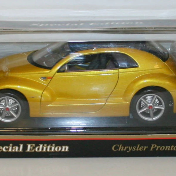 Maisto 31870 *PREOWNED* Chrysler Pronto Cruizer  1:18 Diecast