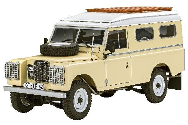 07056 REVELL Land Rover Series III LWB (commercial) 1:24