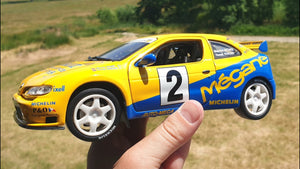 Anson *PREOWNED* Maxi Megane 1:18 Diecast