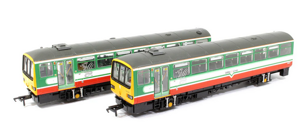 E83026 EFE Rail Class 143 2-Car DMU 143606 Valley Lines