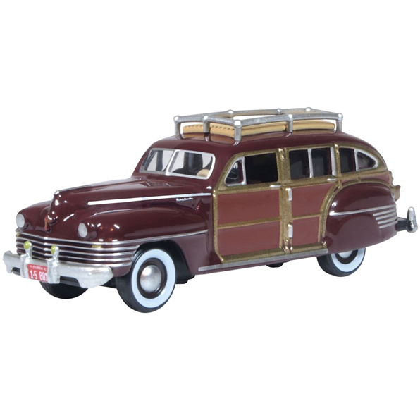 87CB42001 OXFORD DIECAST Chrysler T + C Woody Wagon 1942 Regal Maroon