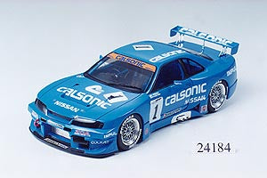 24184 TAMIYA CALSONIC SKYLINE GTR (R33)