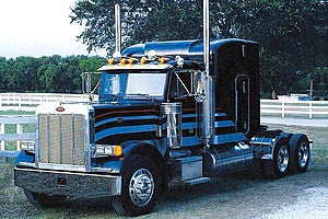 3857 CLASSIC PETERBILT 378 "Long Hauler"