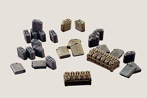 ITA402 ITALERI JERRY CANS 35TH
