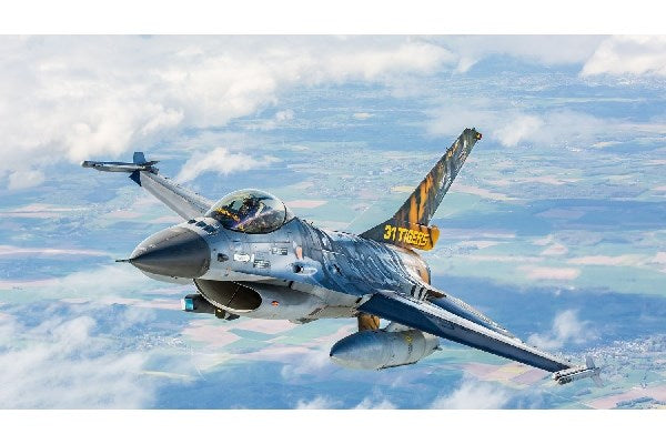 03860 - REVELL  1/72 F-16 MLU TIGER MEET 2018 MODEL KIT