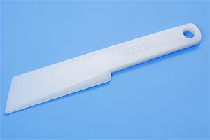 87112 TAMIYA CRAFT SPATULA (20MM WIDTH)
