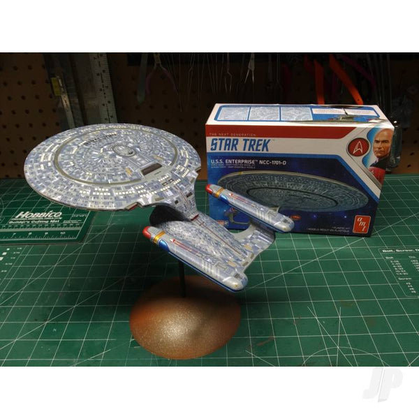 AMT1126M AMT Star Trek U.S.S. Enterprise-D (Snap) 2T