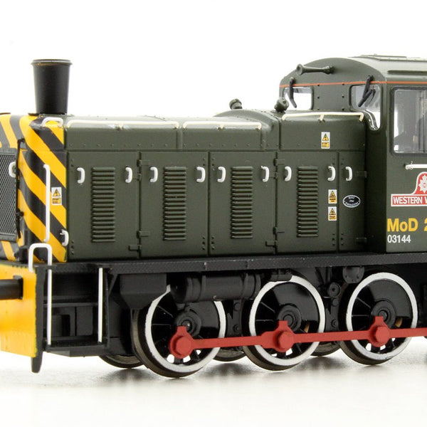 30-130EB MILITARY MANOEUVRES