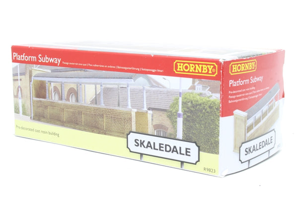 R9823 Hornby PRE-DECORATED CAST RESIN BUILDING PLATFORM SUBWAY