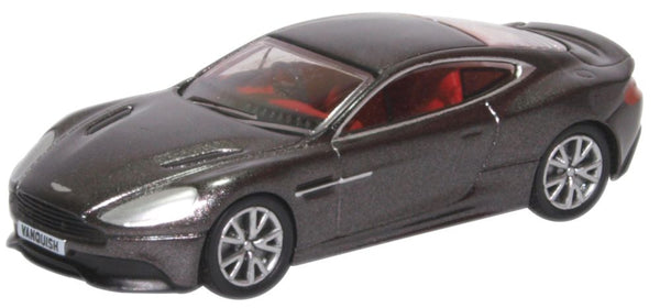 OXF 76AMV003 - Aston Martin Vanquish Coupe Quantum Silver