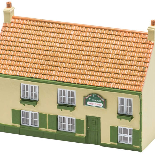 R9832 - HORNBY The Restaurant