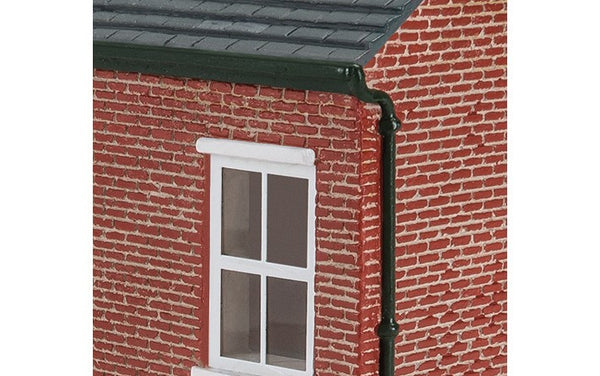 R9847 - HORNBY THE GREENGROCER'S SHOP