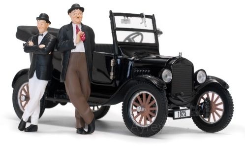 SUN H1905 - Ford Model T Touring, black, 1925 with S.Laurel and O.Hardy figures